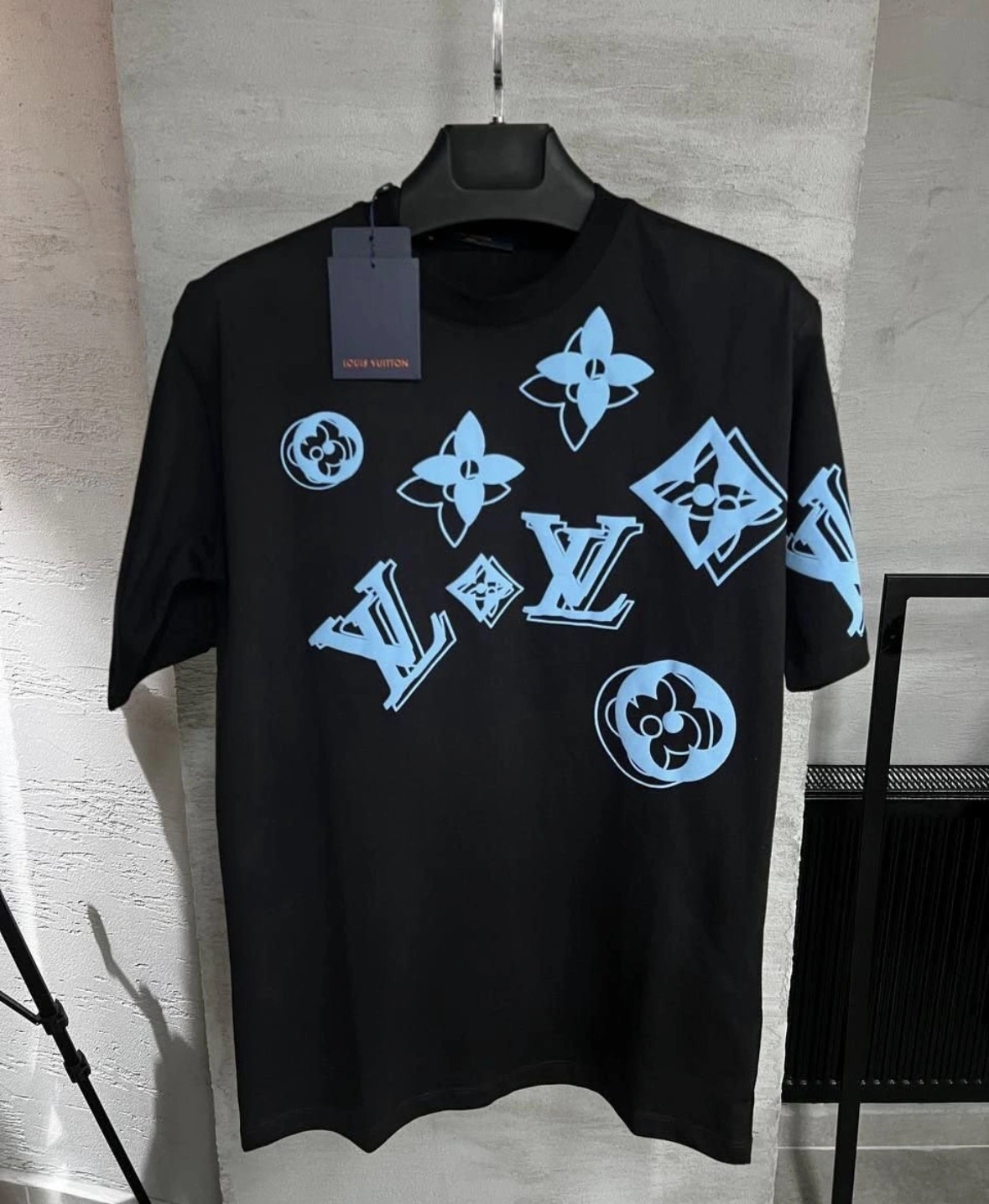 LV Tee