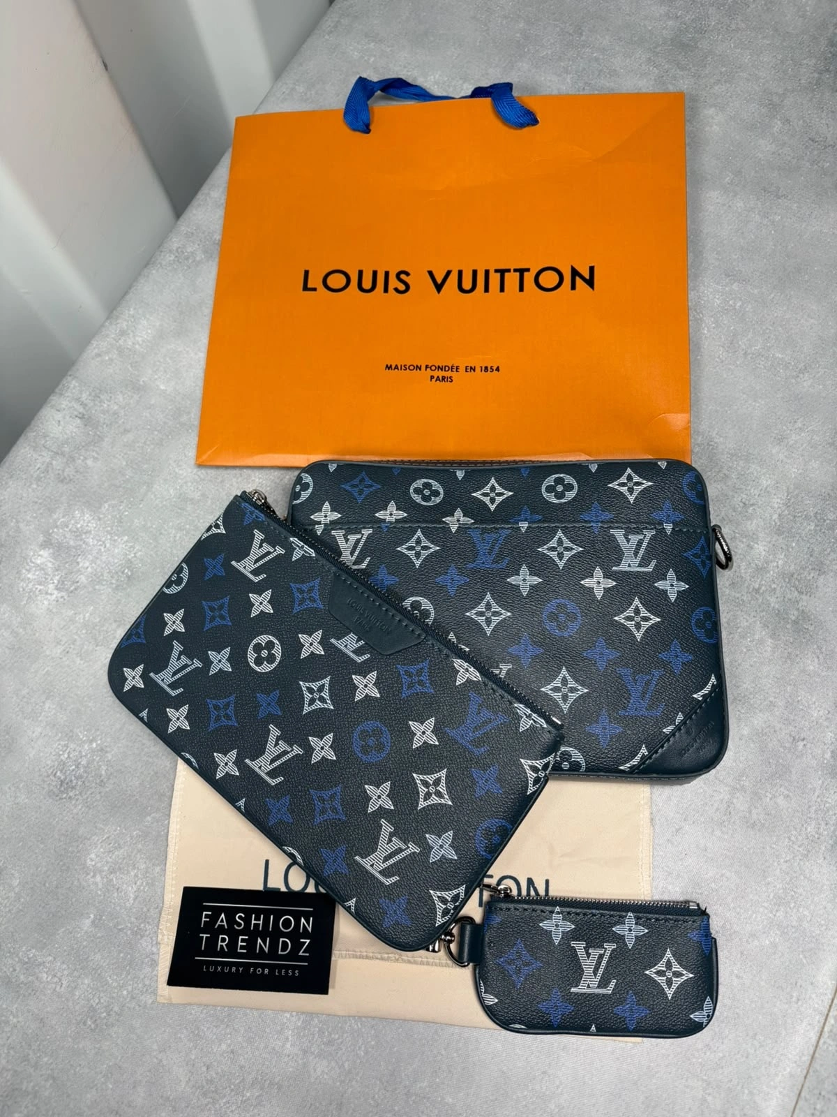 LV Blue/white trio