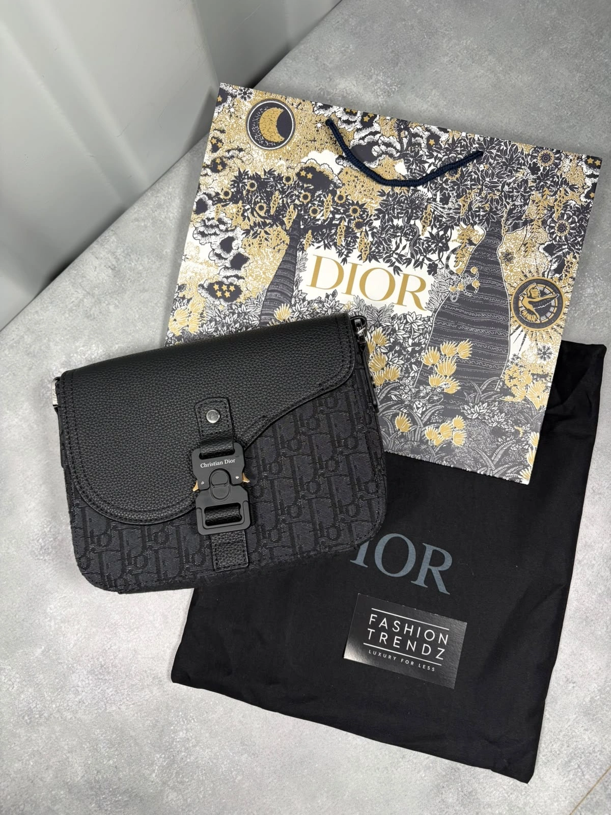 CD black saddle bag